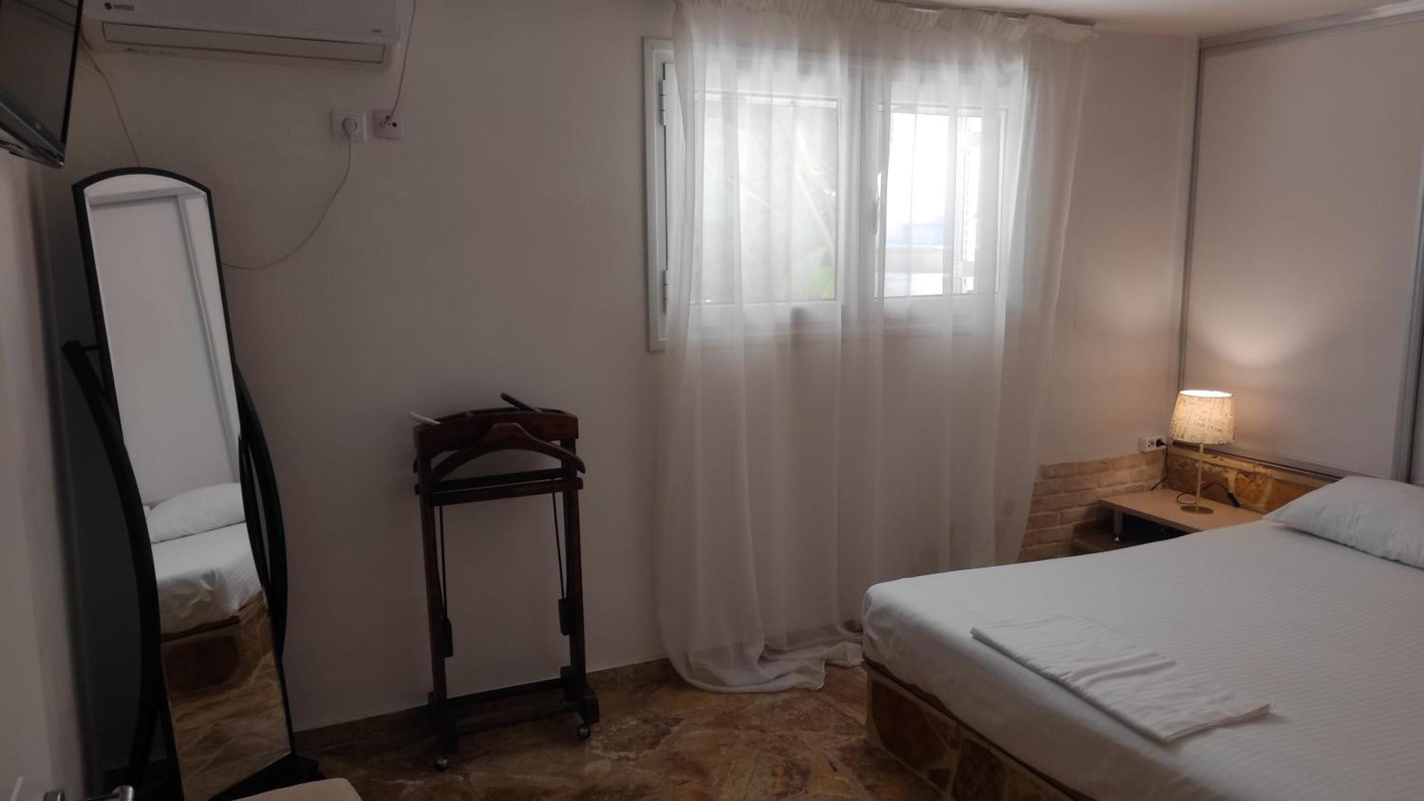 Apartment With Private Pool Кьятон Экстерьер фото