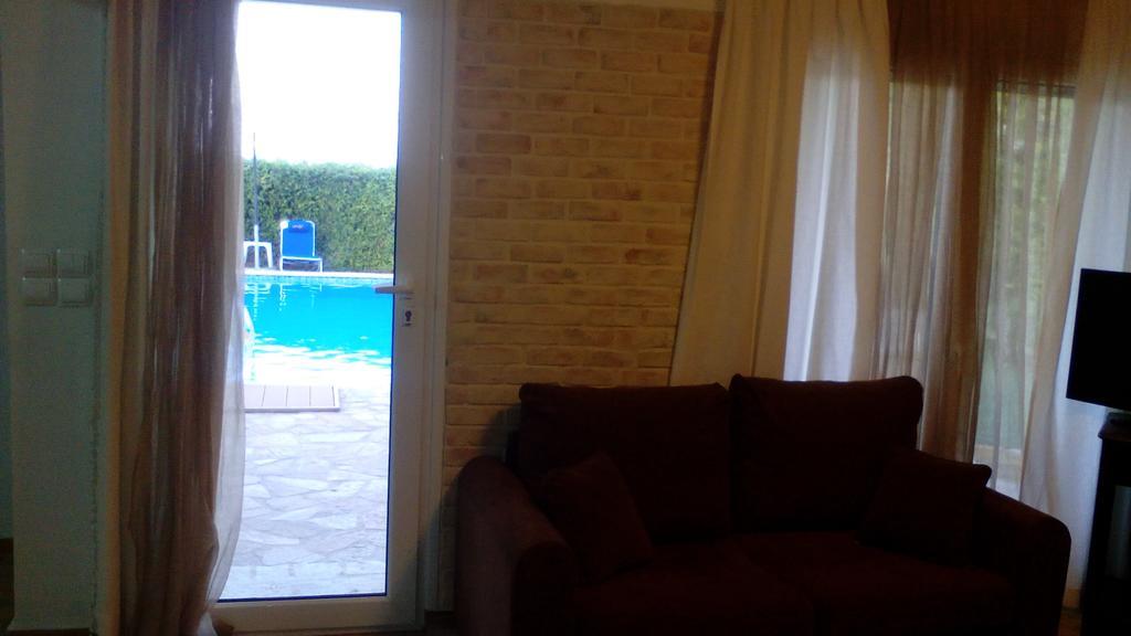 Apartment With Private Pool Кьятон Экстерьер фото