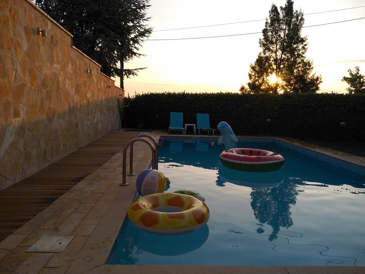 Apartment With Private Pool Кьятон Экстерьер фото