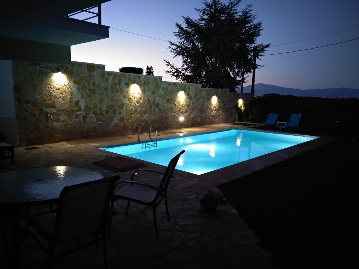 Apartment With Private Pool Кьятон Экстерьер фото